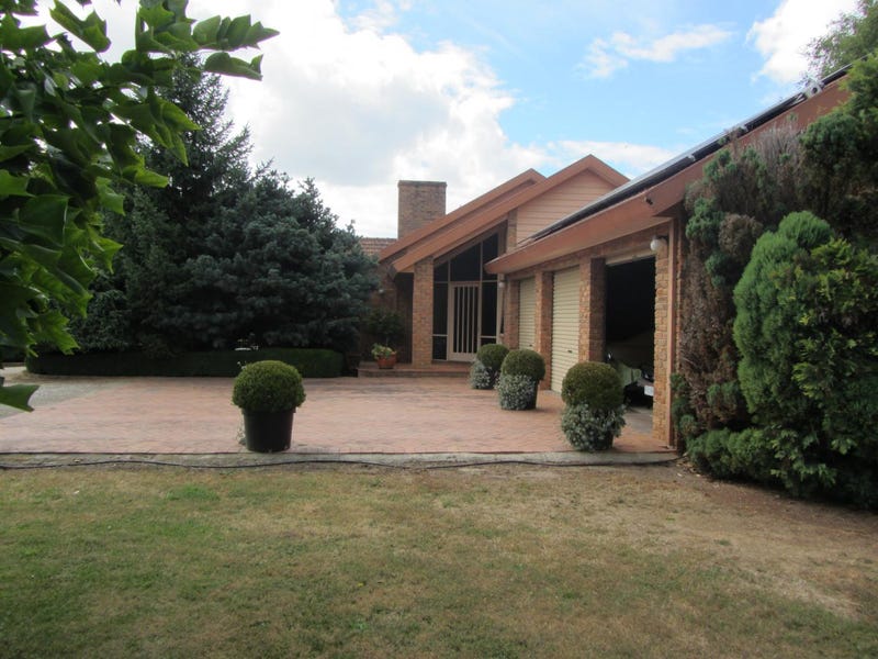 17 Pepperell Drive, Drouin, Vic 3818 Property Details