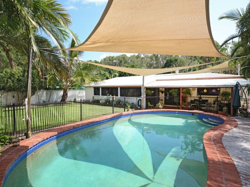 34 Bamboo Street, Holloways Beach, QLD 4878