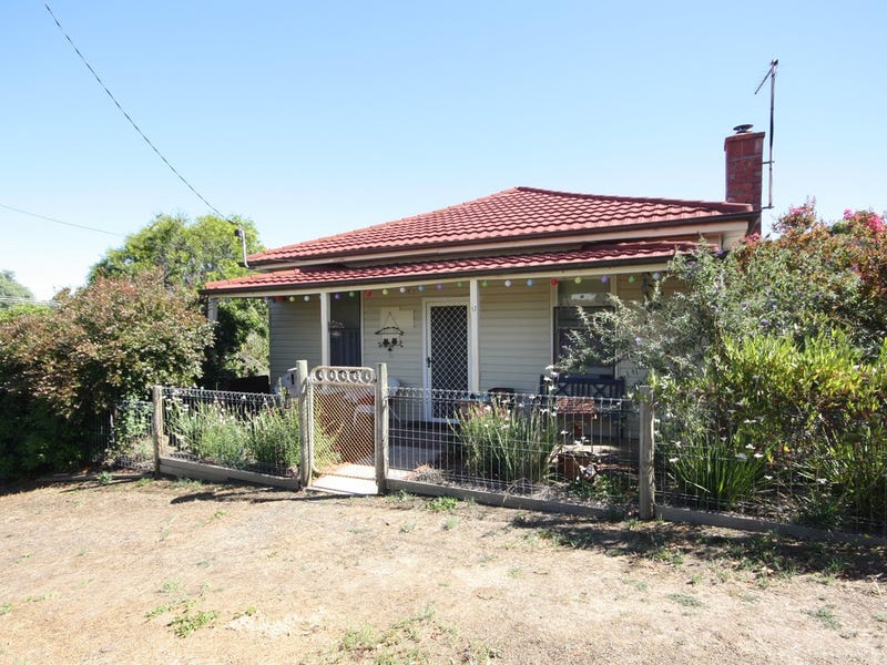 12 Blake Street, Skipton, VIC 3361