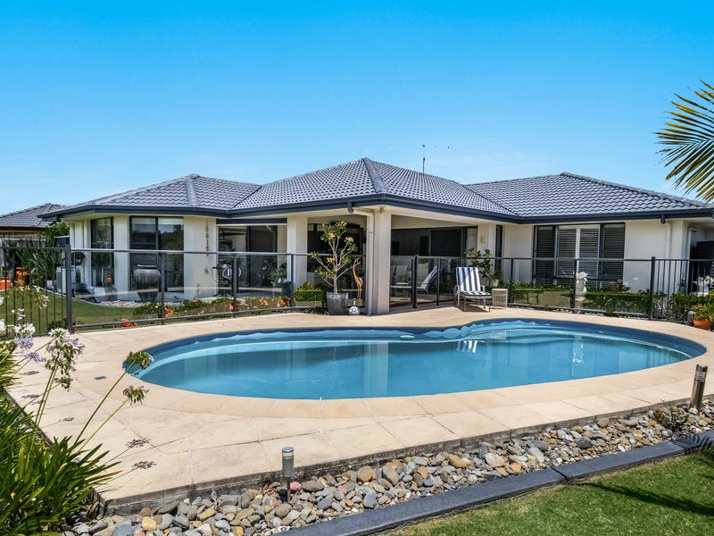 12 Bayview Drive, Yamba, NSW 2464