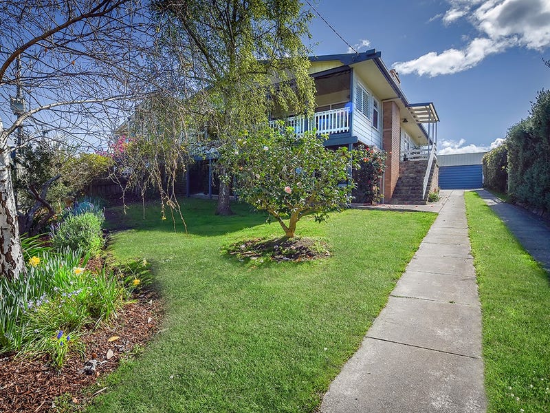 98 Carpenter Street, Lakes Entrance, VIC 3909