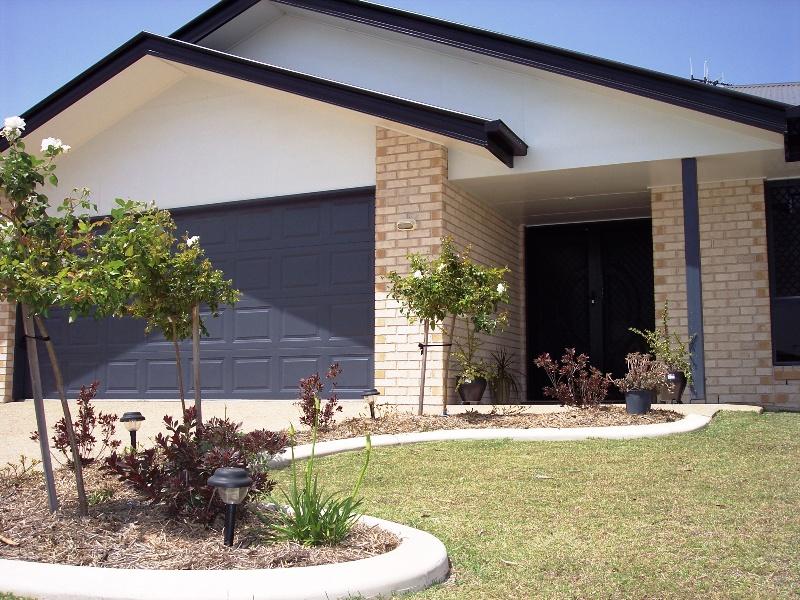 6 HALLORAN CT, MAYFAIR ESTATE, Thabeban, Qld 4670 Property Details