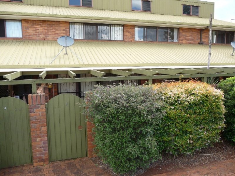 3/92 West Street, Toowoomba, Qld 4350 Property Details
