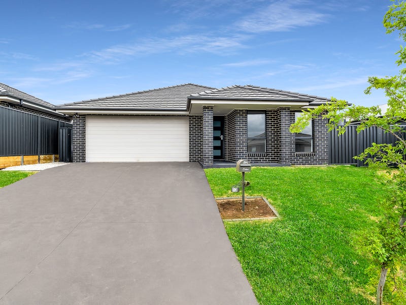 13 Roy Crescent, Thirlmere, NSW 2572 Property Details