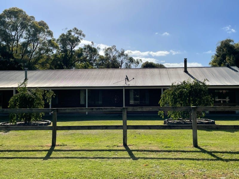 13 Ryan Road, Pakenham, VIC 3810