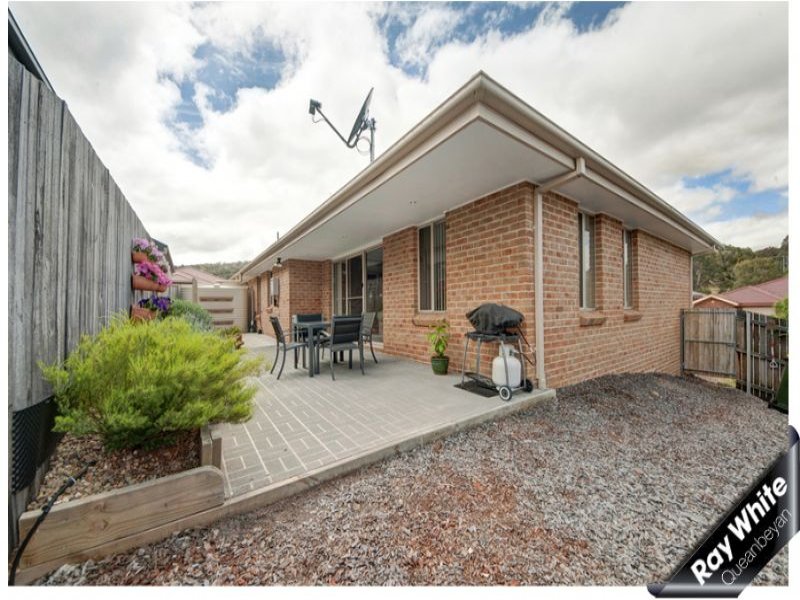 2/39 Tennyson Drive, Queanbeyan, NSW 2620 Property Details