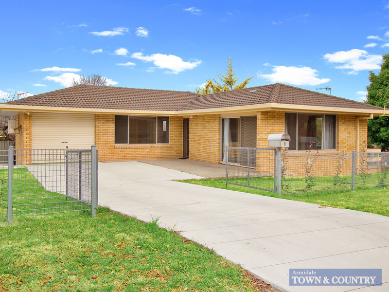 8 Carey Avenue, Armidale, NSW 2350