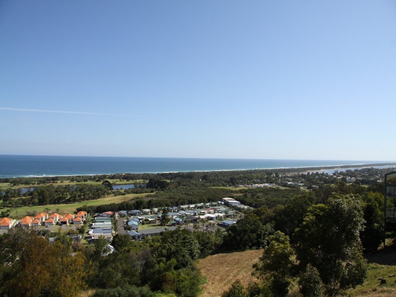 22 Ocean View Parade, Lakes Entrance, VIC 3909