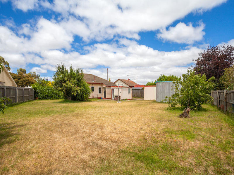 19 Mcneill Avenue, East Geelong, VIC 3219