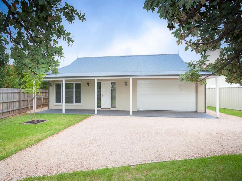 2A Howey Street, Gisborne, Vic 3437 Property Details
