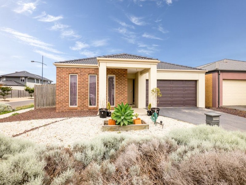 290 Saltwater Promenade, Point Cook, VIC 3030