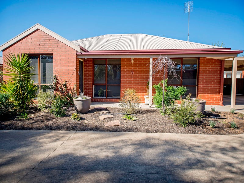 2/132 Hovell Street, Echuca, Vic 3564 Property Details