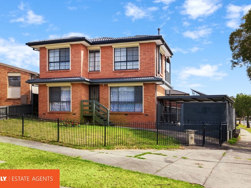 64 Willow Drive, Hampton Park, VIC 3976