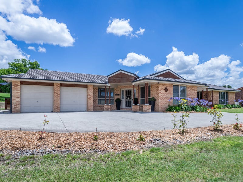 2 Pimpala Street, Marrangaroo, NSW 2790 Property Details