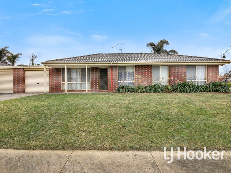 19 Dunbarton Drive, Pakenham, Vic 3810