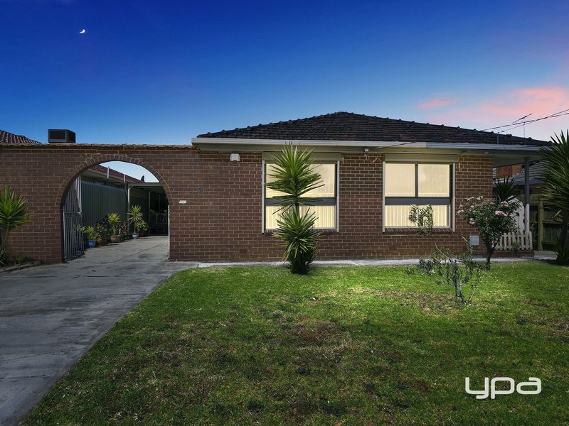 12 Kings Road, St Albans, VIC 3021