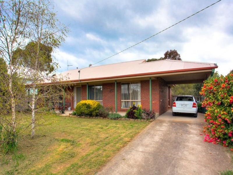 62 Luttet Street, Creswick, VIC 3363