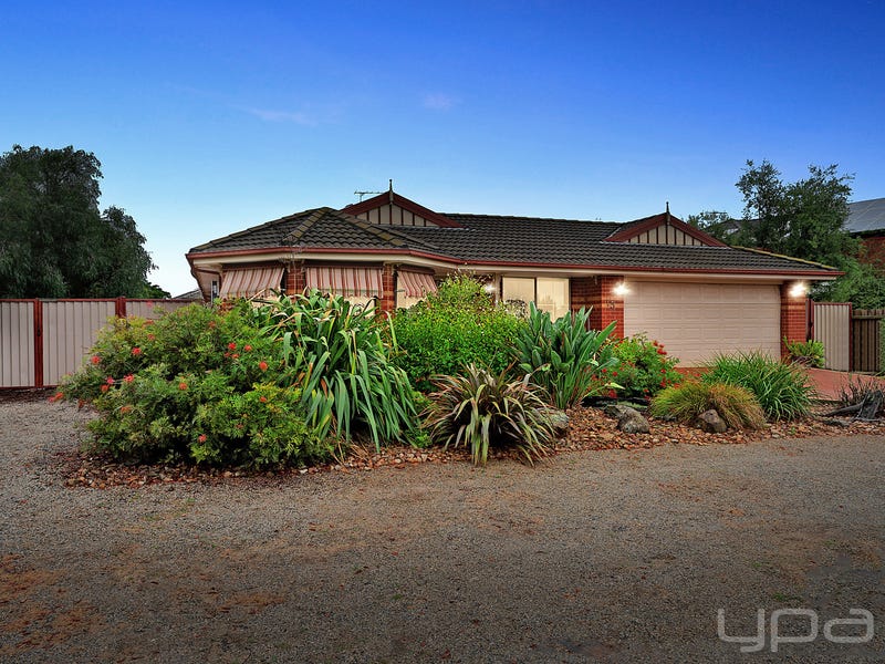 15 Glenfield Avenue, Melton West, VIC 3337