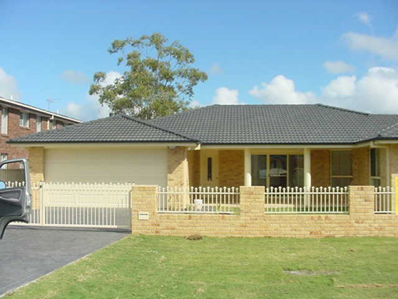 2/18 Strand Street, Forster, NSW 2428