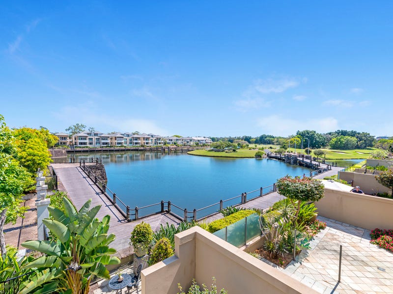 702 Glades Drive, Robina, Qld 4226 Property Details