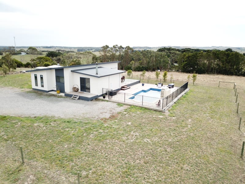8 Byrnes Lane, Fish Creek, VIC 3959