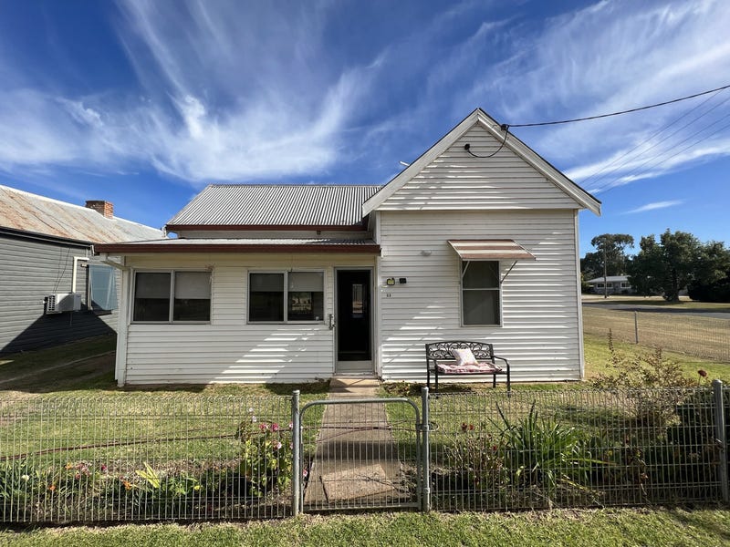 33 Railway Street, Curlewis, NSW 2381