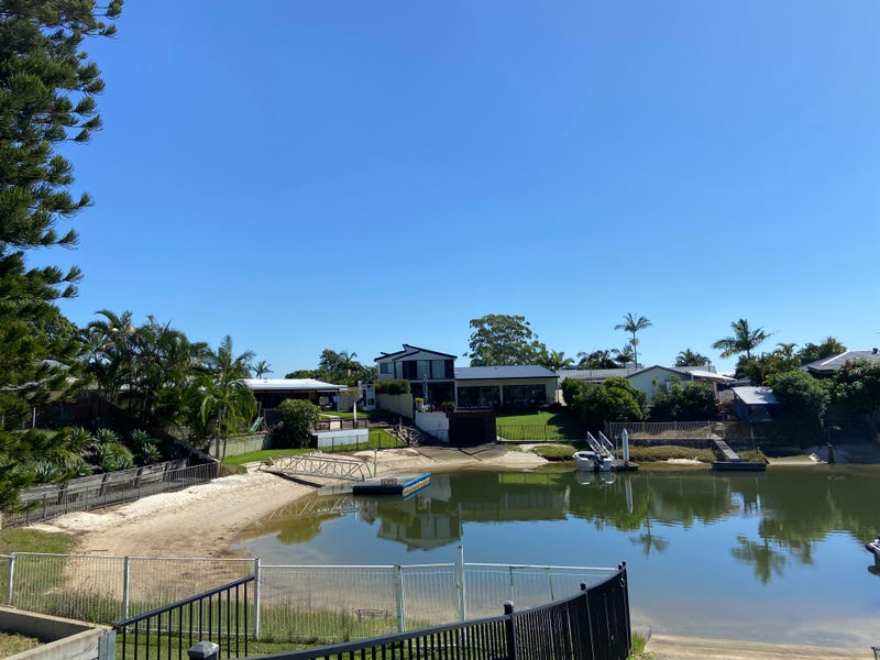 15 Cypress Drive W, Broadbeach Waters, QLD 4218