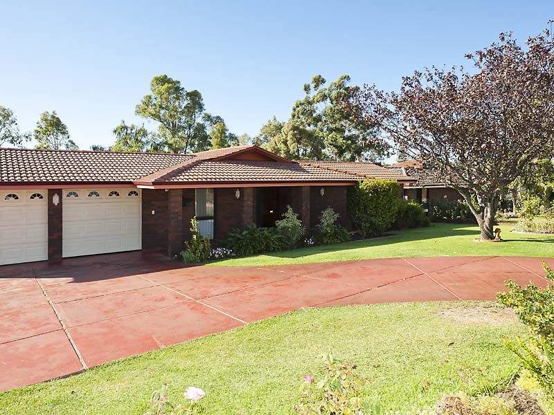 38 Grenadier Drive, Thornlie, WA 6108
