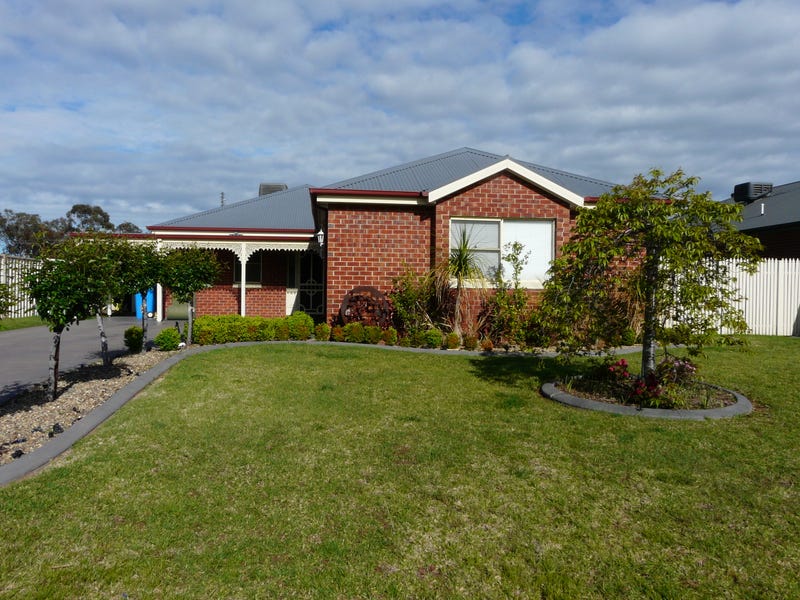 11 Anthony Avenue, Tocumwal, NSW 2714