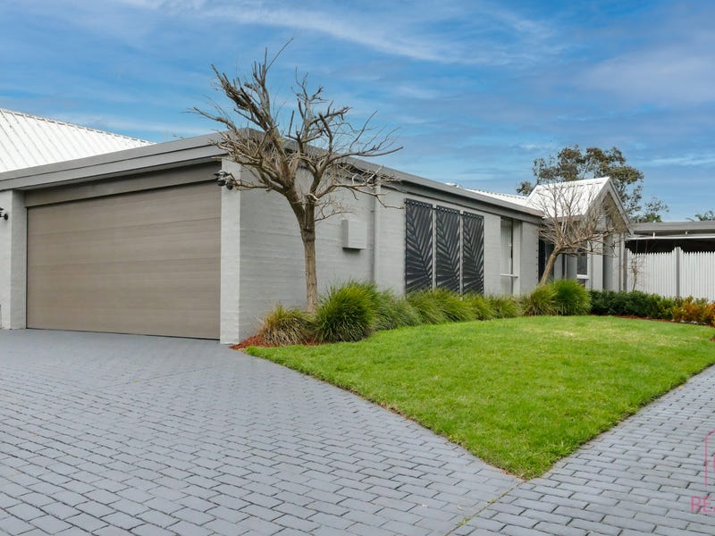 4 Woodside Avenue, Frankston South, VIC 3199