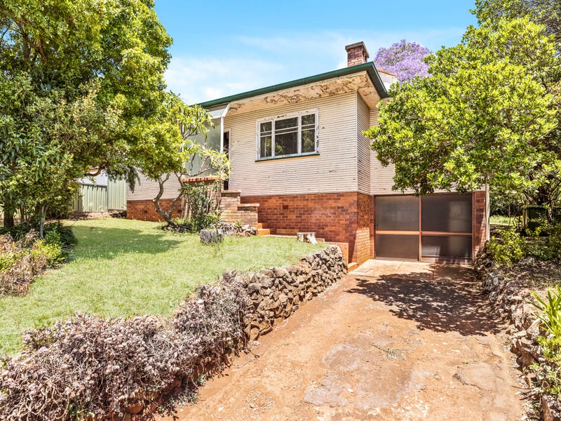 23 Ramsay Street, South Toowoomba, Qld 4350