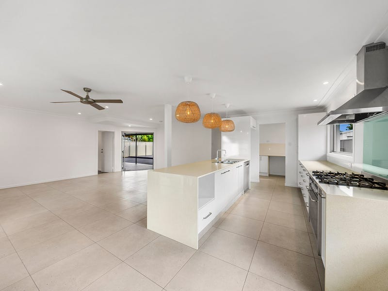 199 Mallawa Drive, Palm Beach, QLD 4221