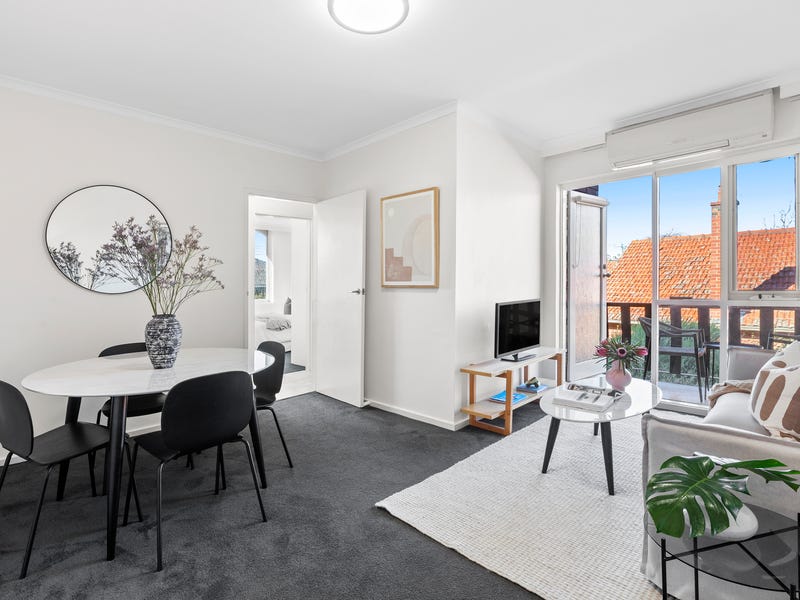 8/11 Roseberry Grove, Glen Huntly, Vic 3163 Property Details