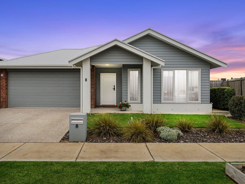 8 Beaumont Avenue, Charlemont, Vic 3217 House for Sale realestate