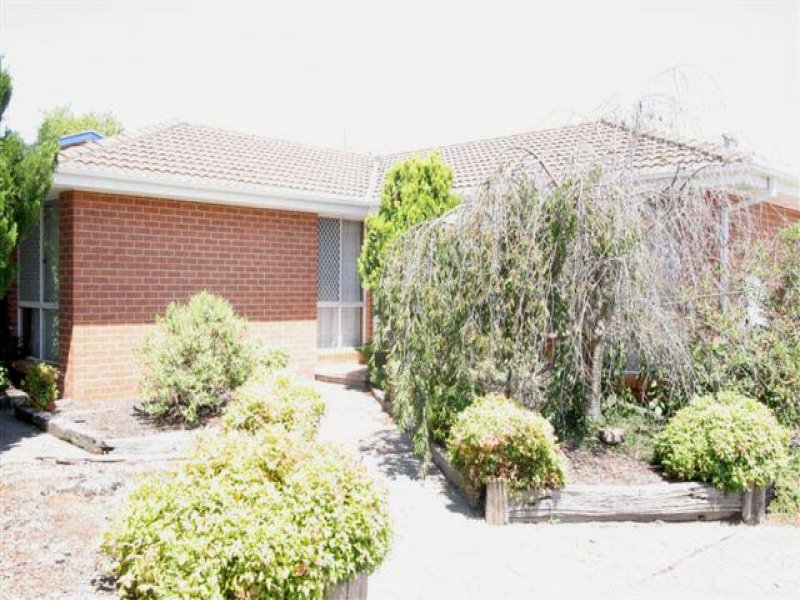 8 Andrew Crescent, Calwell, ACT 2905 Property Details