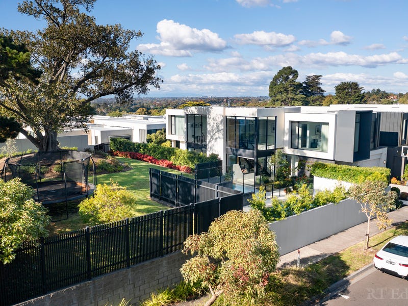 1 Monterey Close, Kew, Vic 3101 Property Details