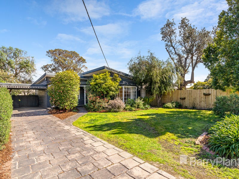 46 Rosslyn Avenue, Seaford, Vic 3198 Property Details