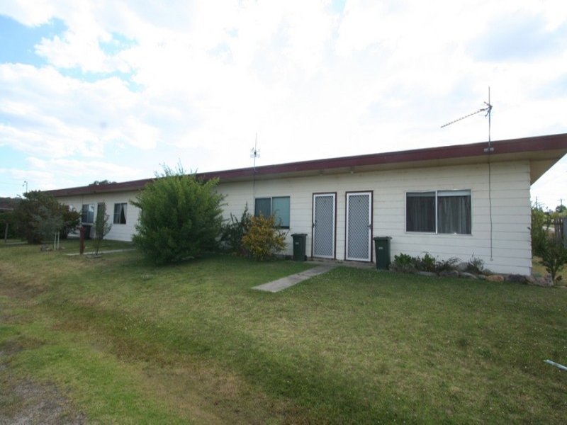 59 Douglas St, Tenterfield, NSW 2372 Property Details