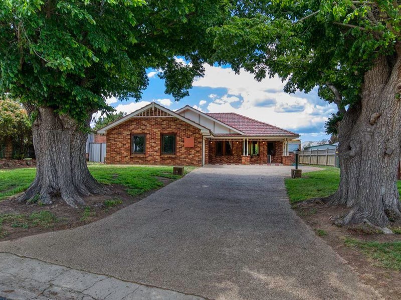 207 Wallace Street, Braidwood, NSW 2622 Property Details