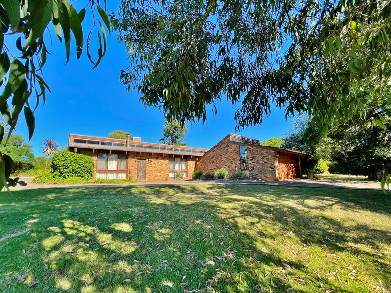 33 Back Creek Road, Young, NSW 2594 Property Details