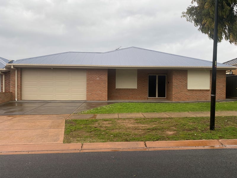 11 Whitlam Green, Point Cook, VIC 3030