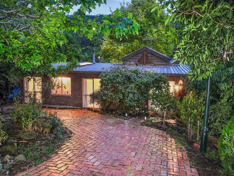 6 Pauline Avenue, Vic 3160 Property Details