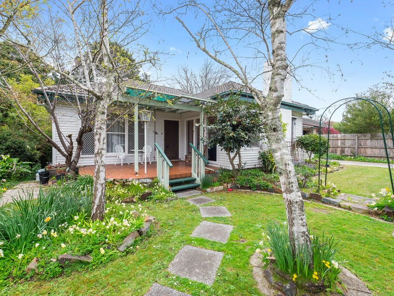 13 Dixon Avenue, Croydon, Vic 3136 Property Details