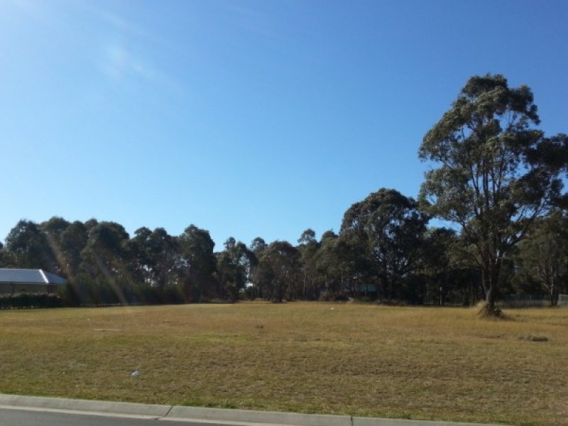 19 Twin Creeks Drive, Luddenham, NSW 2745