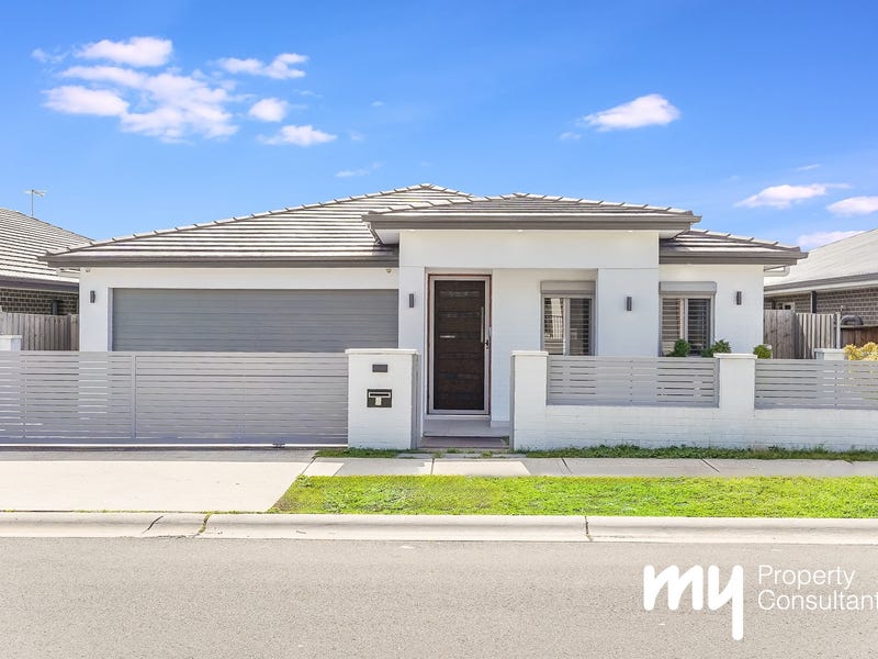 6 Dowie Drive, Claymore, NSW 2559 Property Details