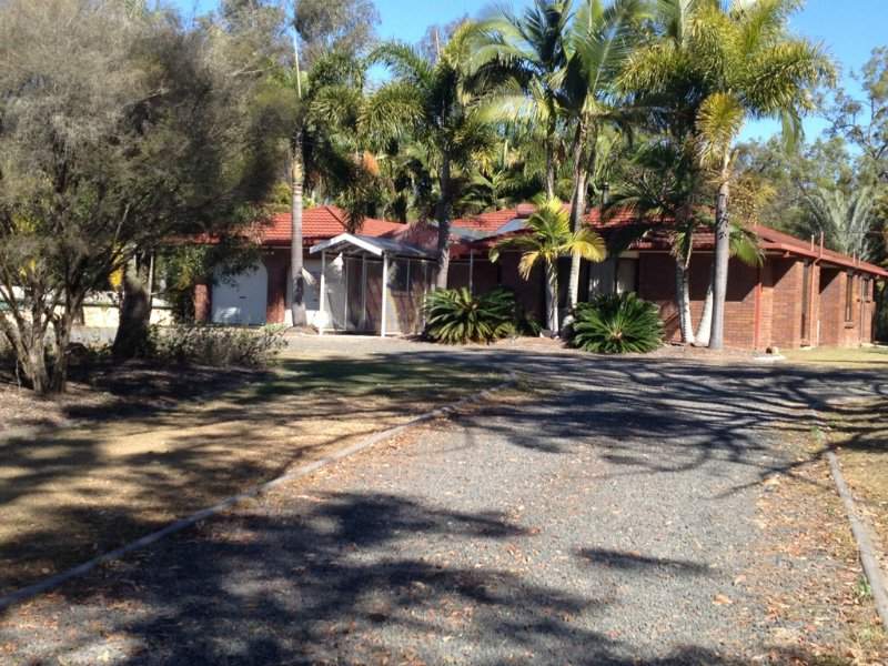 13 Fawkner Cres, Barellan Point, QLD 4306