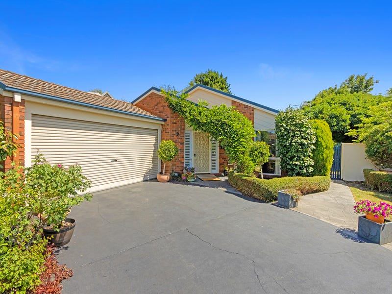 16 Pinnacle Rise, Lilydale, VIC 3140