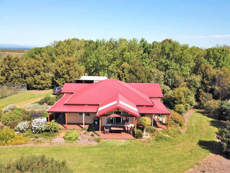 18 Bucklands Road, Toora, VIC 3962