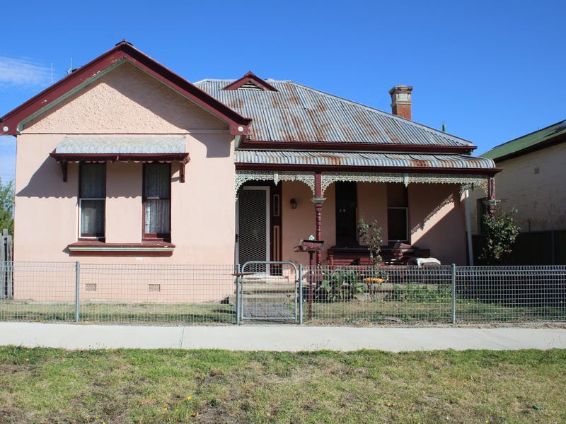 35 Adelaide Street, Blayney, NSW 2799