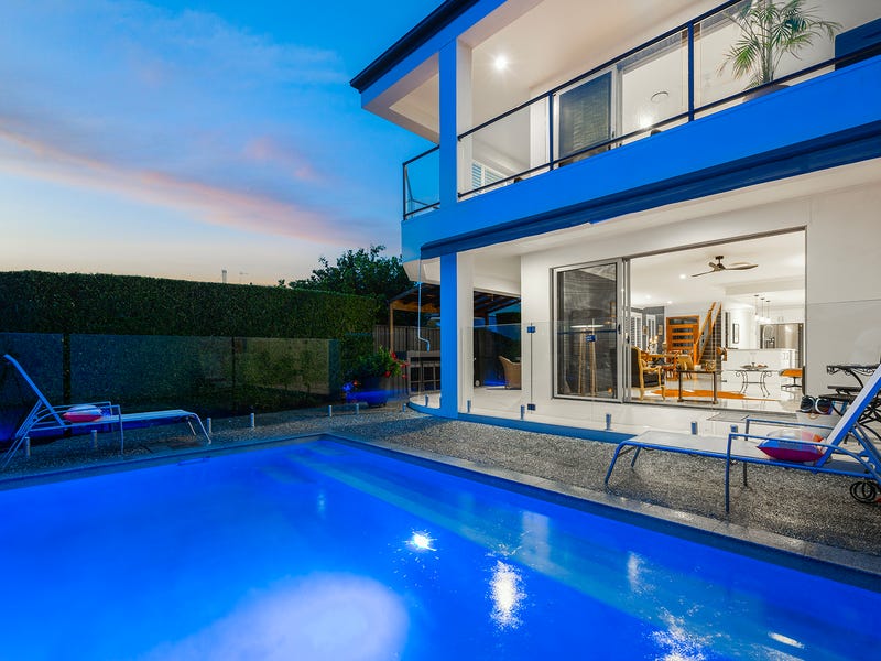 2/107 Bayview Street, Runaway Bay, QLD 4216